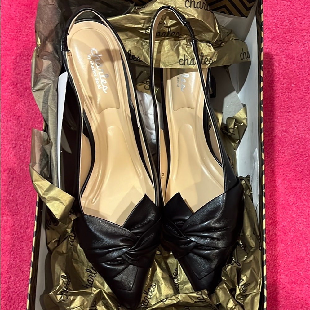 BRAND NEW black kitten heels